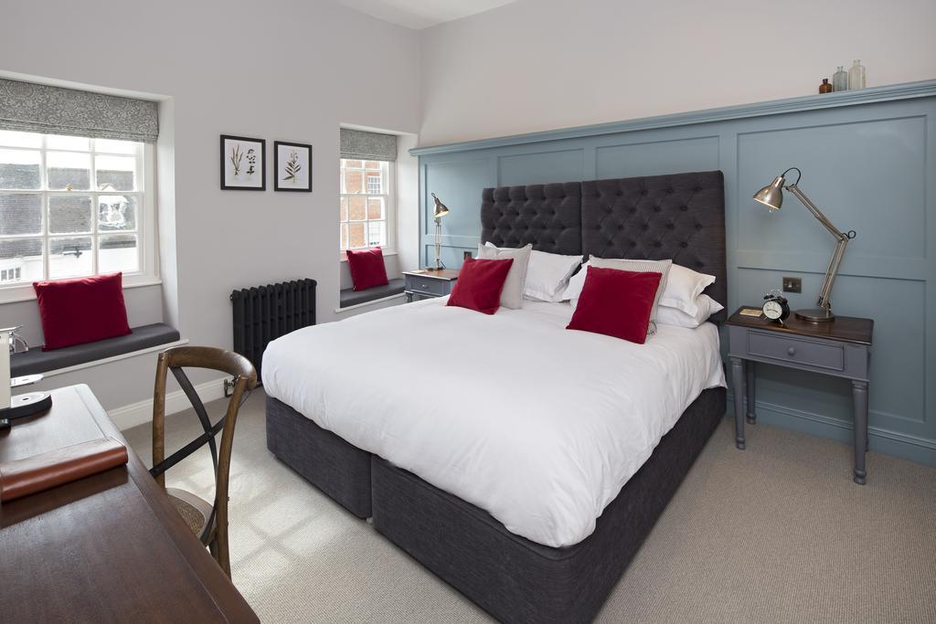 The George Townhouse 3*